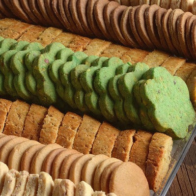 Assorted Ghuraibah and Biscotti